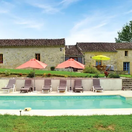 Holiday home Stunning In Bon Encontre *