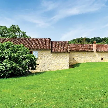Holiday home Stunning In Bon Encontre Bon-Encontre